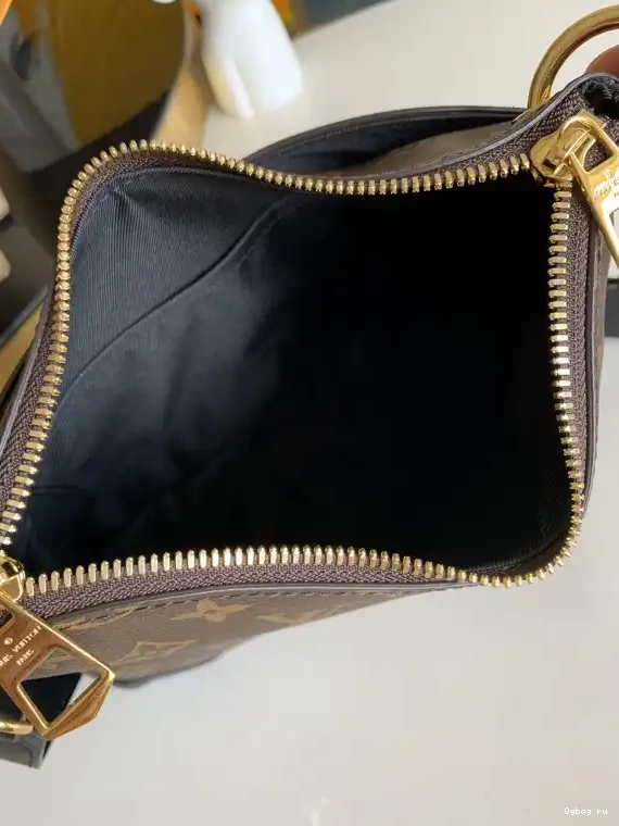 LOUIS VUITTON PM ODÉON 0520